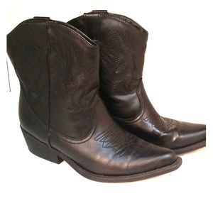 SO- Black Cowboy boots